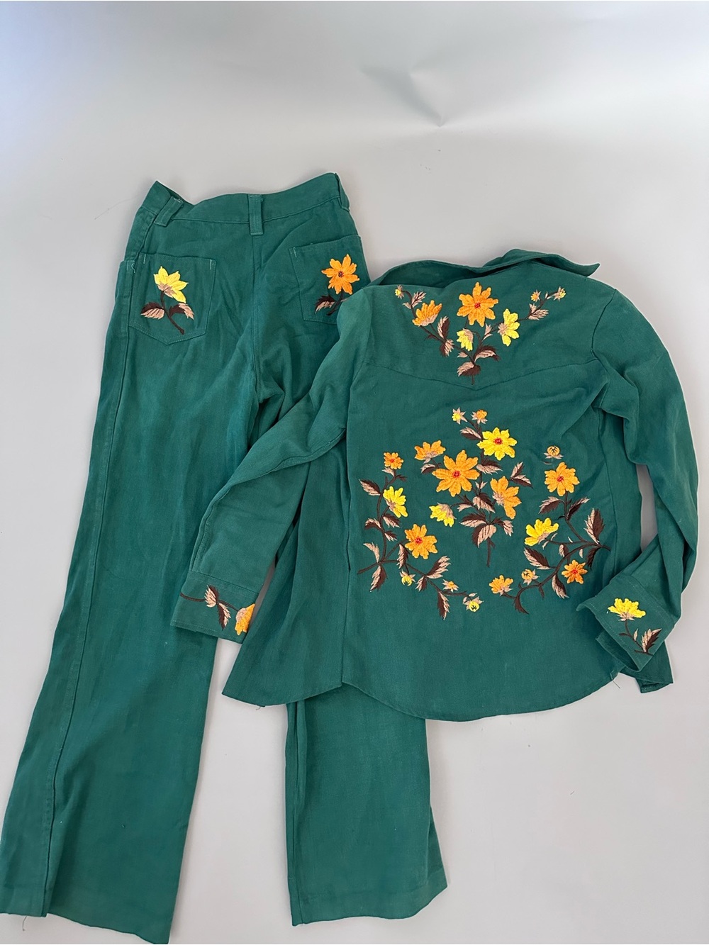 Vintage Floral Embroidered Forest Green Women’s Pant and Shirt Set